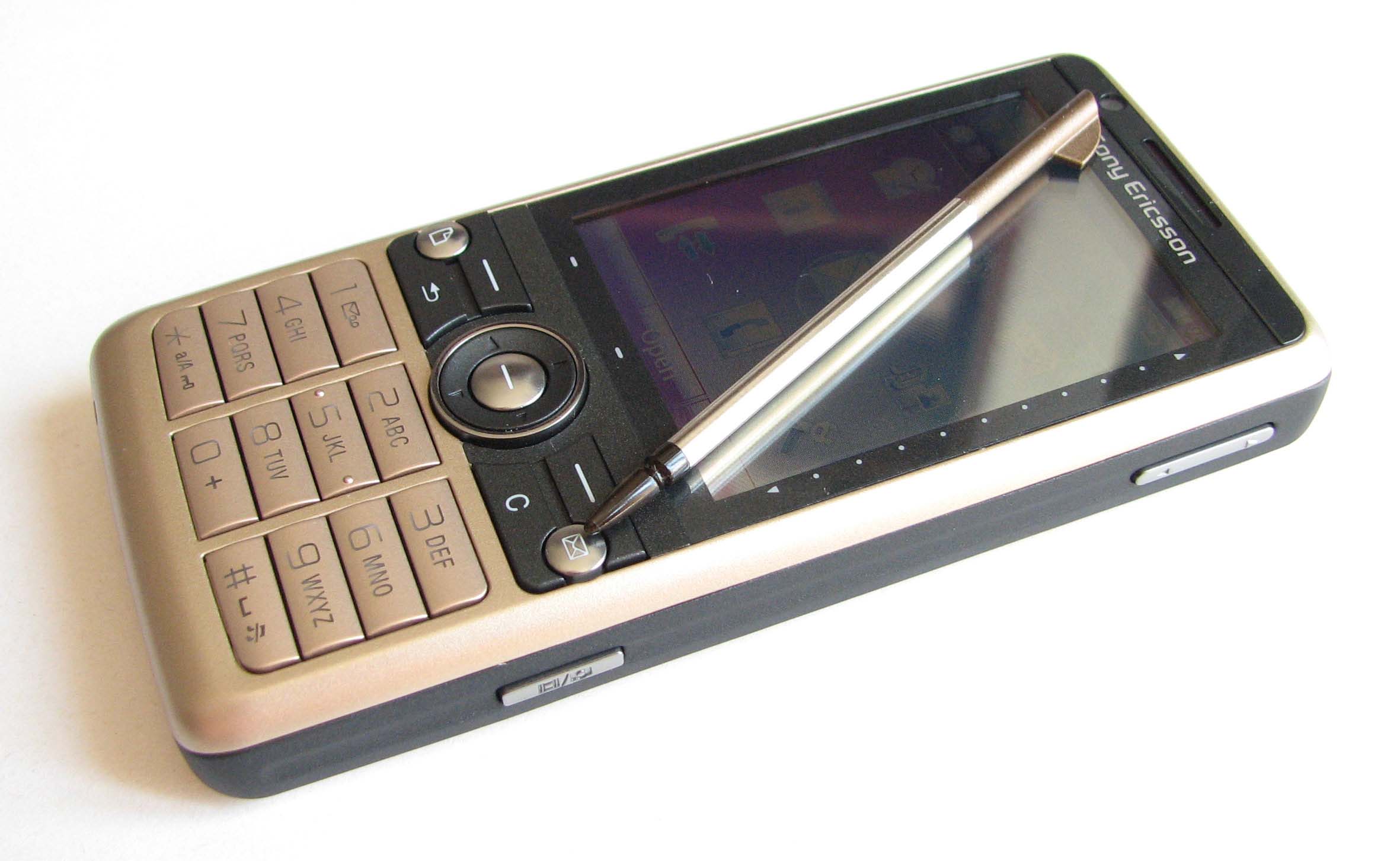 Sony Ericsson G700 specs, review, release date - PhonesData
